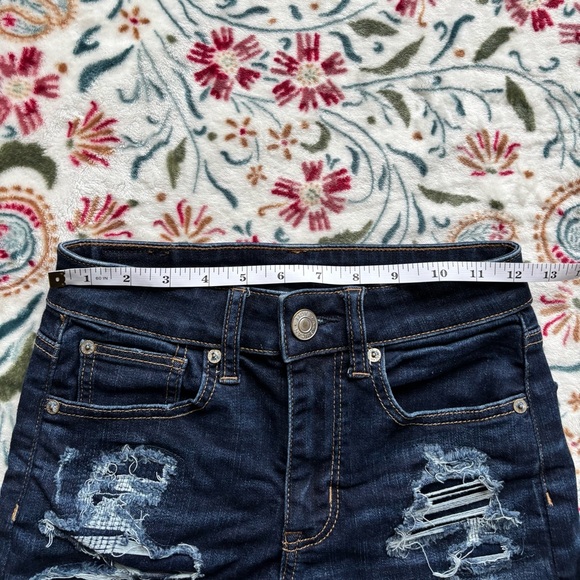 AE Distressed High Rise Shortie - Picture 3 of 5